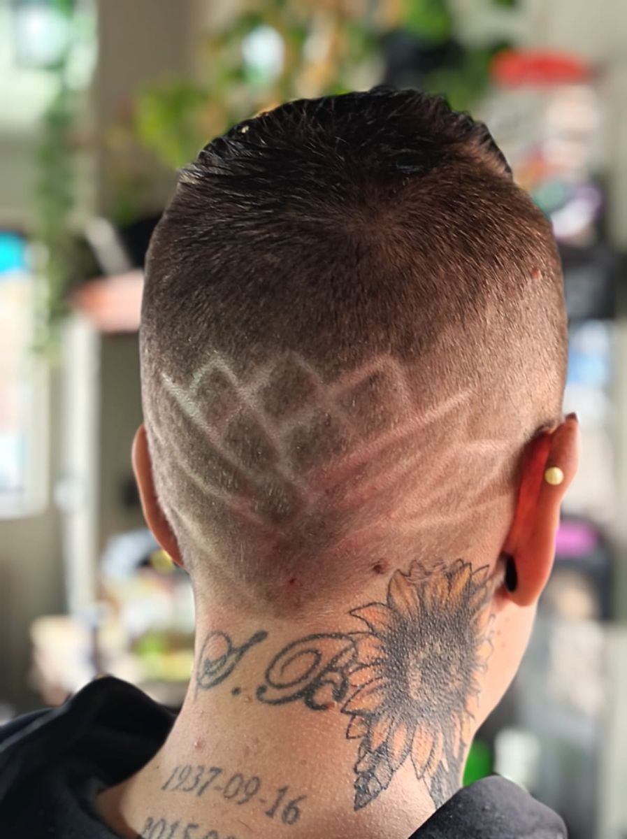 Geometric patterned clipper design created at Lynne’s Hair Studio